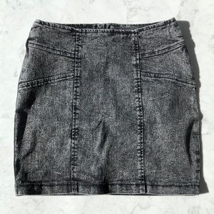 NOLLIE | STRETCHY DENIM BLACK MINI SKIRT